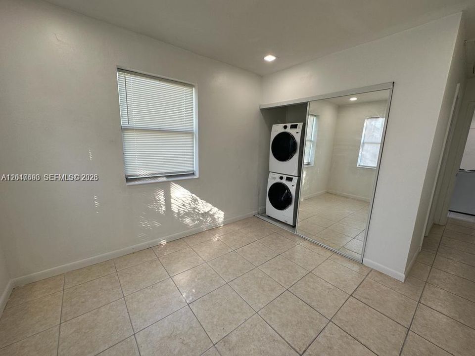 For Rent: $1,800 (3 beds, 2 baths, 1442 Square Feet)