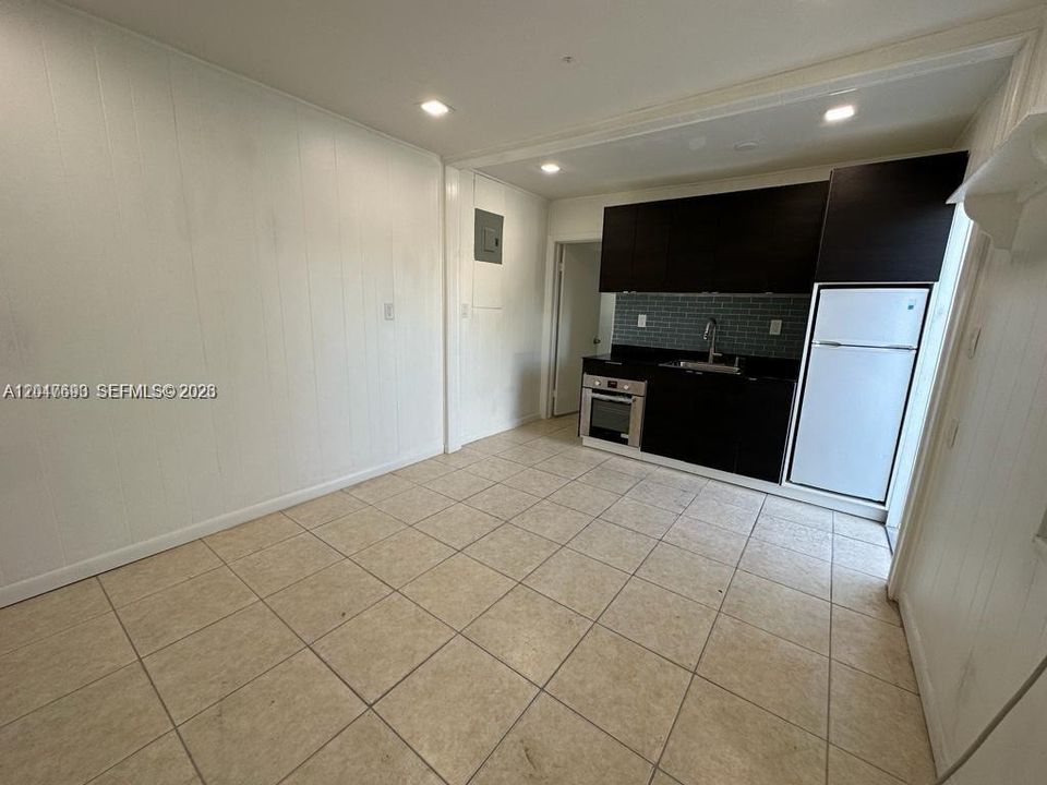 For Rent: $1,800 (3 beds, 2 baths, 1442 Square Feet)