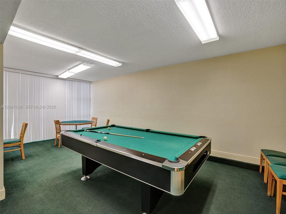 На продажу: $335,000 (3 спален, 2 ванн, 1430 Квадратных фут)
