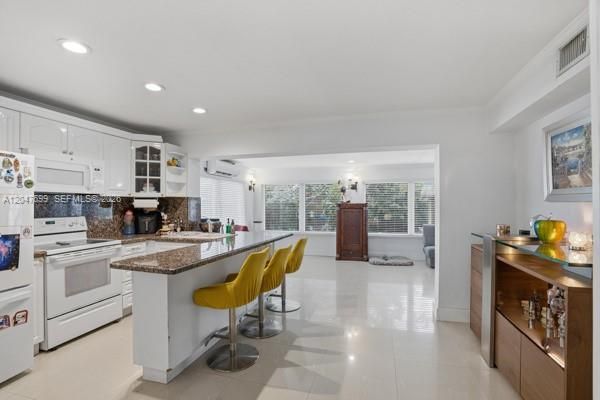 En Renta: $4,600 (5 camas, 2 baños, 1964 Pies cuadrados)