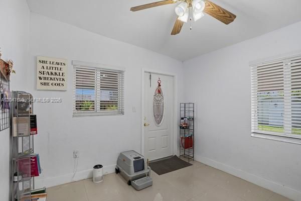 En Renta: $4,600 (5 camas, 2 baños, 1964 Pies cuadrados)