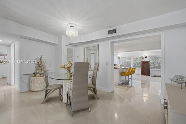 En Renta: $4,600 (5 camas, 2 baños, 1964 Pies cuadrados)