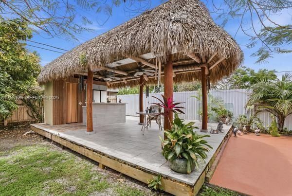 En Renta: $4,600 (5 camas, 2 baños, 1964 Pies cuadrados)