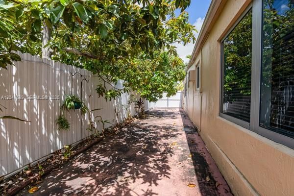 En Renta: $4,600 (5 camas, 2 baños, 1964 Pies cuadrados)