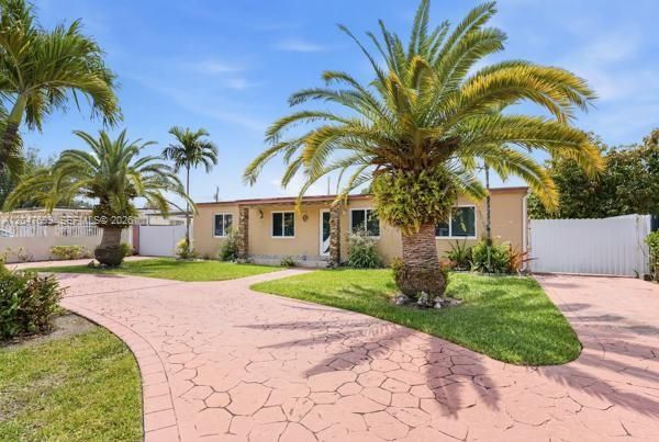 En Renta: $4,600 (5 camas, 2 baños, 1964 Pies cuadrados)