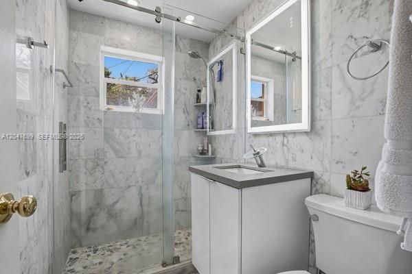 En Renta: $4,600 (5 camas, 2 baños, 1964 Pies cuadrados)
