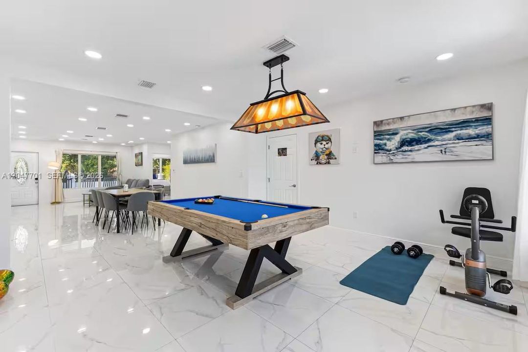 For Sale: $800,000 (4 beds, 3 baths, 1783 Square Feet)