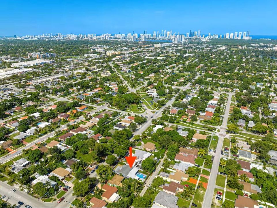 For Sale: $800,000 (4 beds, 3 baths, 1783 Square Feet)