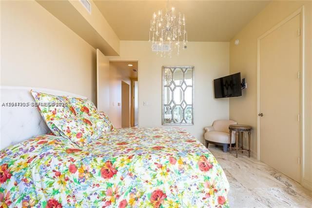 For Rent: $8,700 (2 beds, 3 baths, 2327 Square Feet)