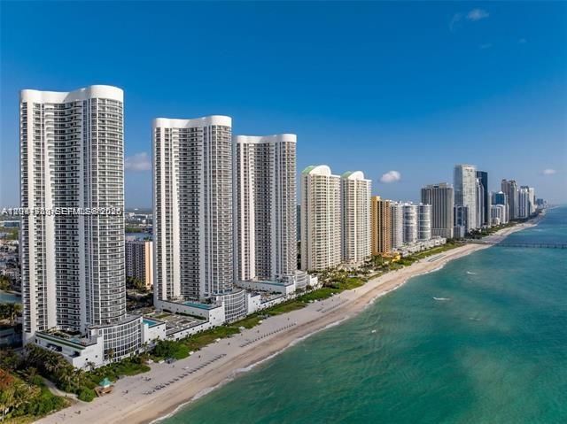 For Rent: $8,700 (2 beds, 3 baths, 2327 Square Feet)