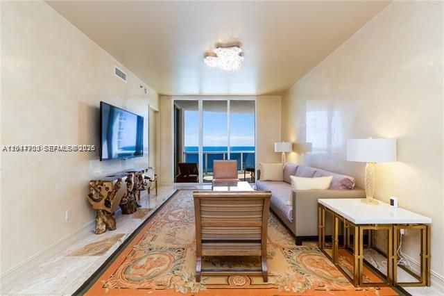 For Rent: $8,700 (2 beds, 3 baths, 2327 Square Feet)