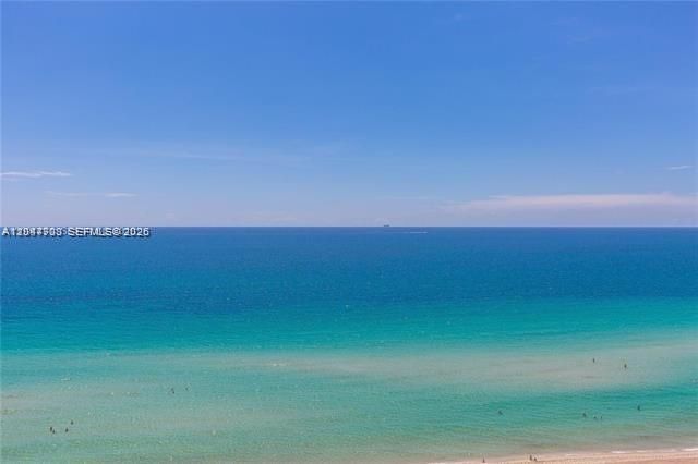 For Rent: $8,700 (2 beds, 3 baths, 2327 Square Feet)