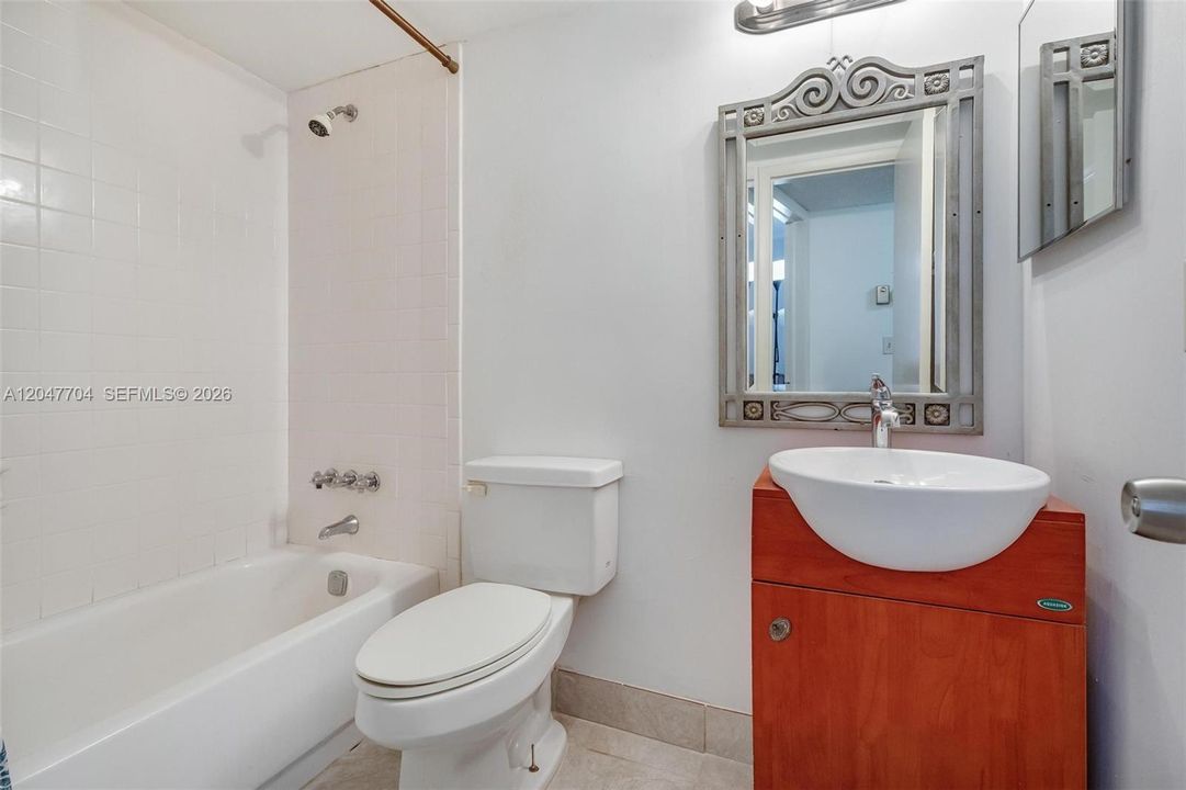 На продажу: $115,000 (2 спален, 2 ванн, 880 Квадратных фут)