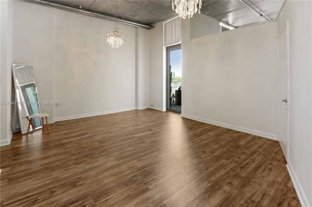 En Venta: $349,000 (2 camas, 2 baños, 1065 Pies cuadrados)