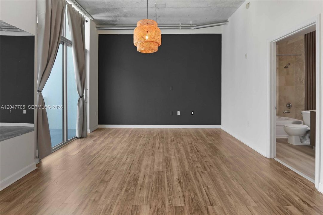 En Venta: $349,000 (2 camas, 2 baños, 1065 Pies cuadrados)
