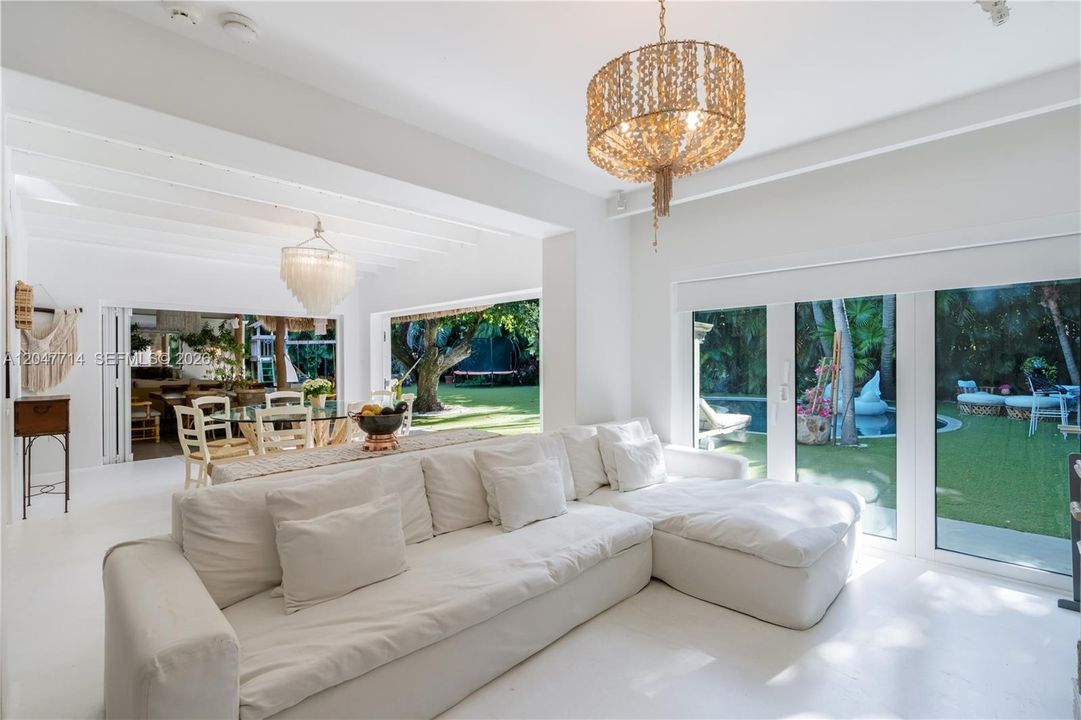 En Venta: $6,490,000 (5 camas, 5 baños, 3202 Pies cuadrados)