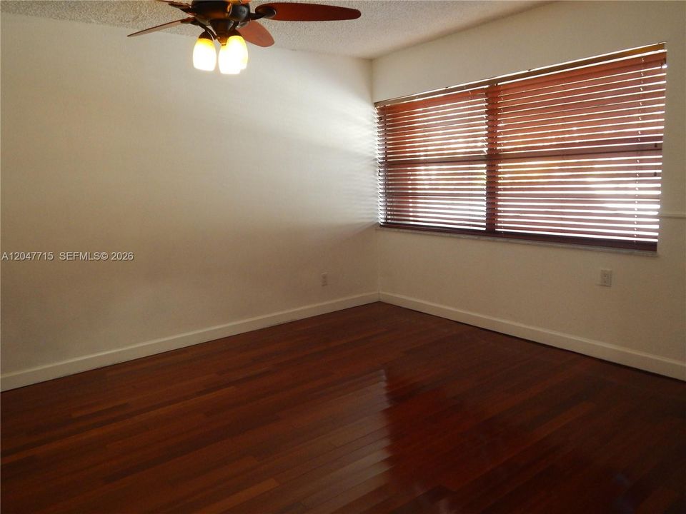 En Renta: $2,750 (3 camas, 2 baños, 1378 Pies cuadrados)