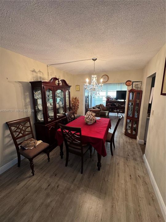 На продажу: $357,999 (2 спален, 2 ванн, 1579 Квадратных фут)