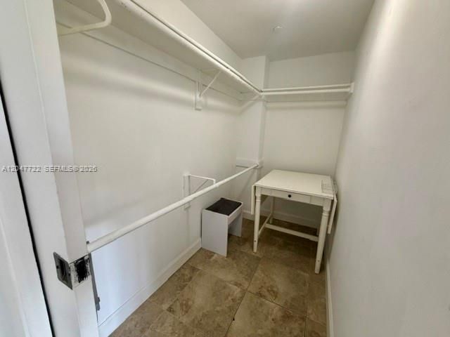 For Rent: $2,500 (3 beds, 2 baths, 1040 Square Feet)