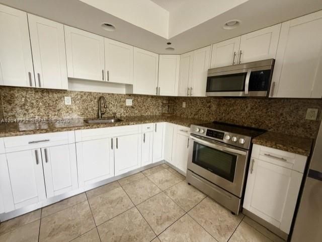 For Rent: $2,500 (3 beds, 2 baths, 1040 Square Feet)