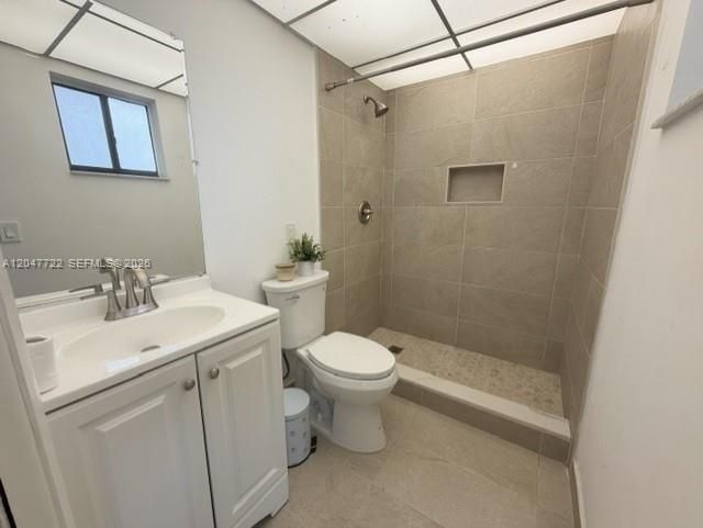 For Rent: $2,500 (3 beds, 2 baths, 1040 Square Feet)