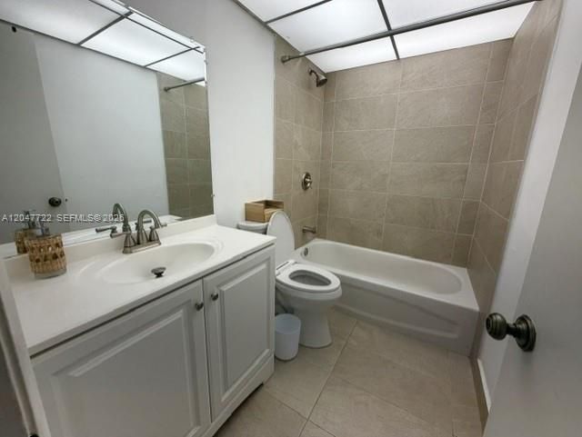 For Rent: $2,500 (3 beds, 2 baths, 1040 Square Feet)