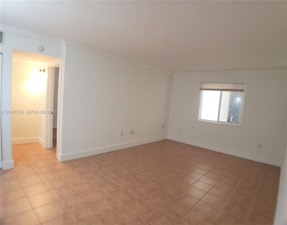 For Rent: $1,800 (1 beds, 1 baths, 574 Square Feet)