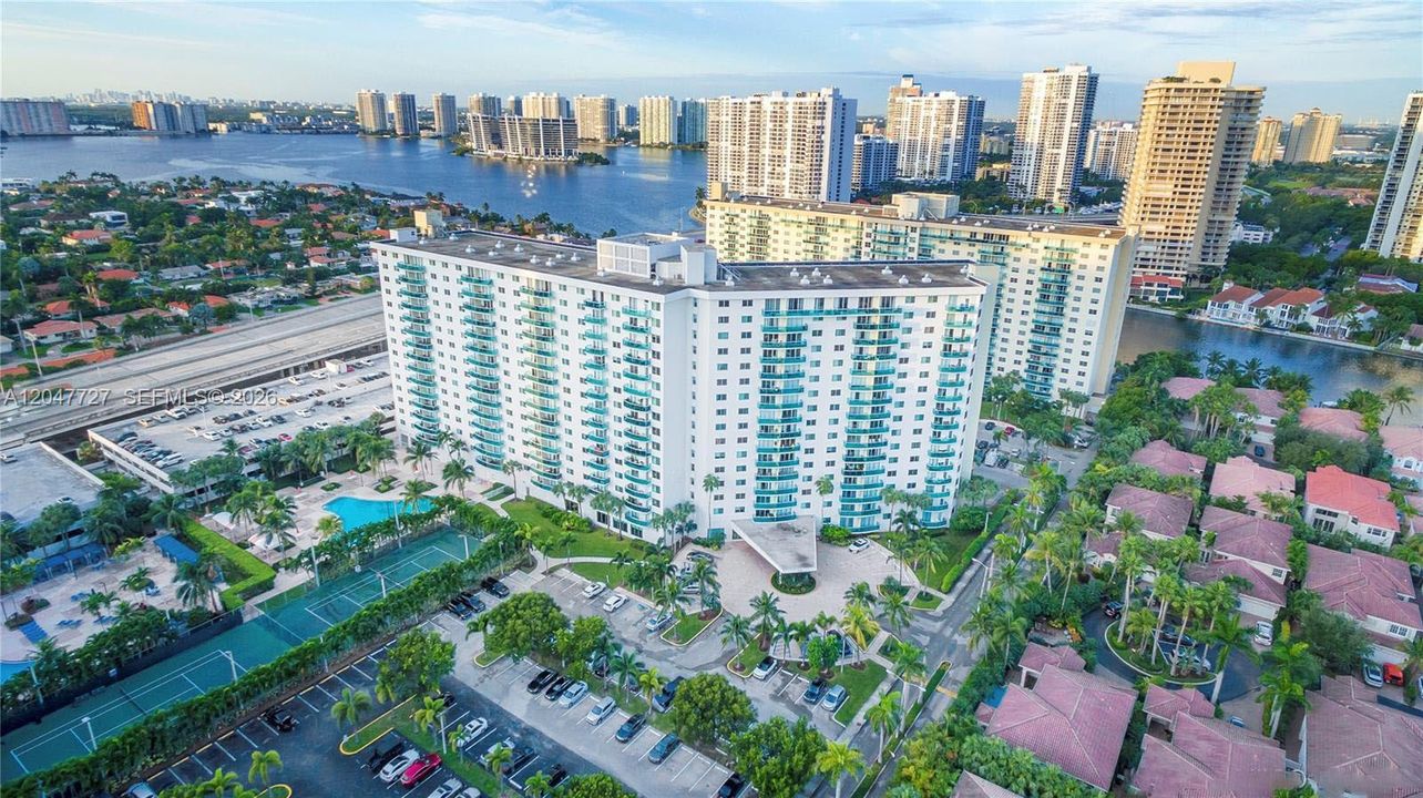 En Venta: $435,000 (2 camas, 2 baños, 1505 Pies cuadrados)