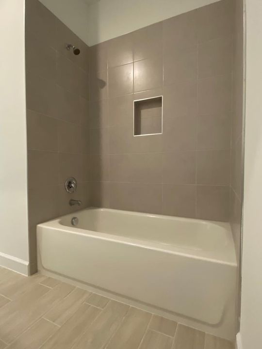 BATH 2/3 BEDROOM