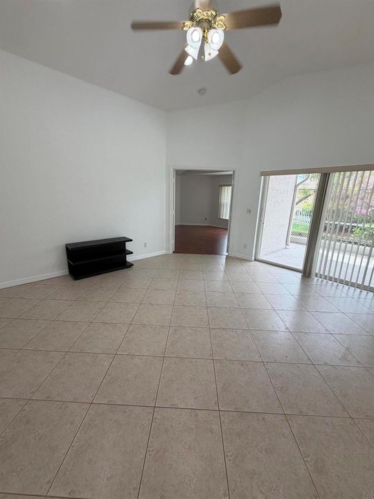 Livingroom2
