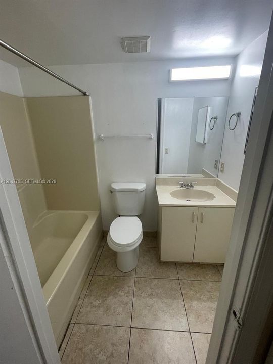 В аренду: $1,950 (2 спален, 1 ванн, 749 Квадратных фут)