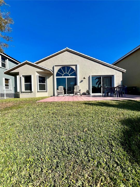 For Sale: $678,000 (3 beds, 2 baths, 1815 Square Feet)