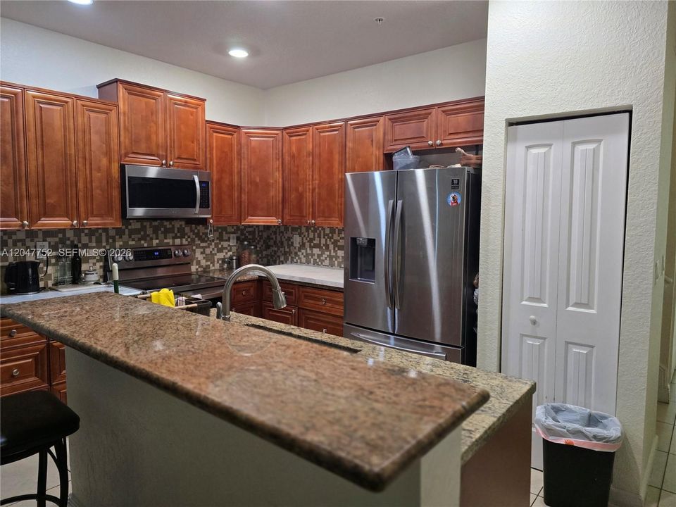 En Venta: $484,900 (3 camas, 2 baños, 2036 Pies cuadrados)