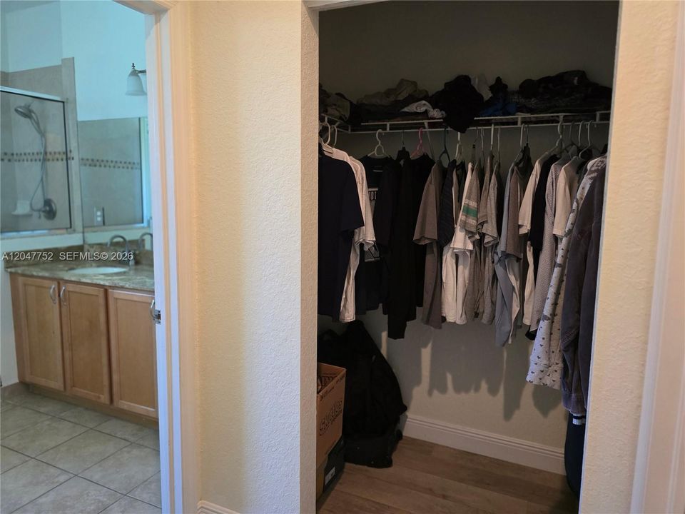 En Venta: $484,900 (3 camas, 2 baños, 2036 Pies cuadrados)