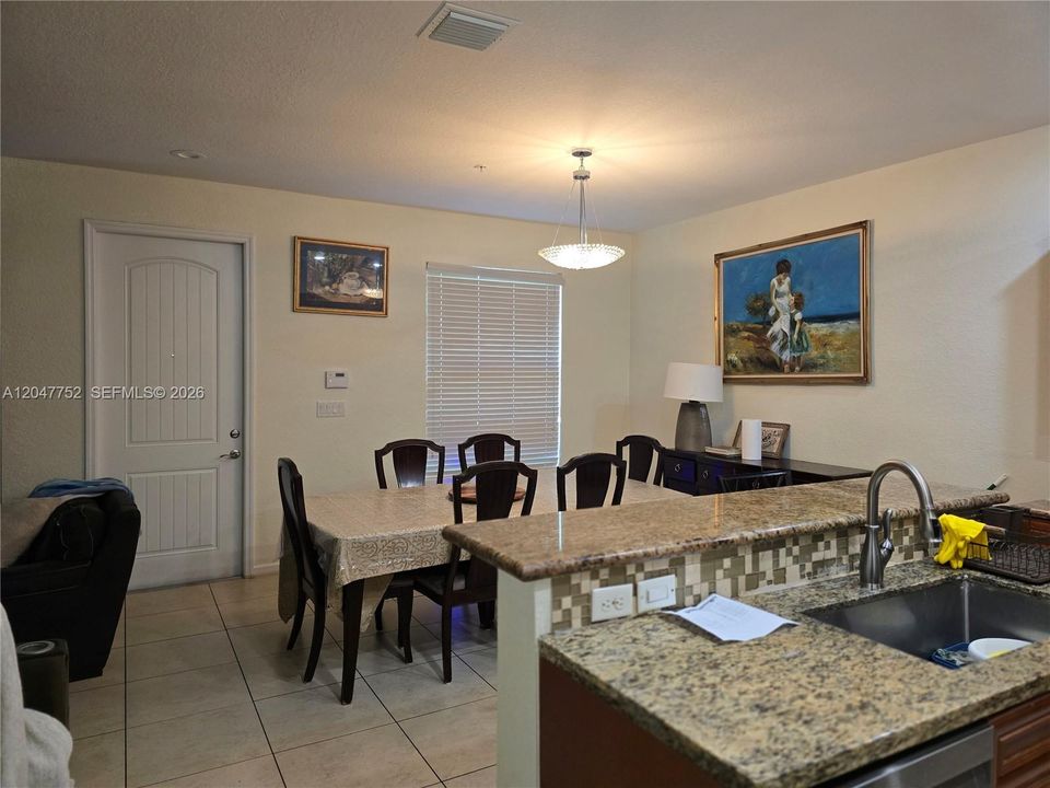 En Venta: $484,900 (3 camas, 2 baños, 2036 Pies cuadrados)