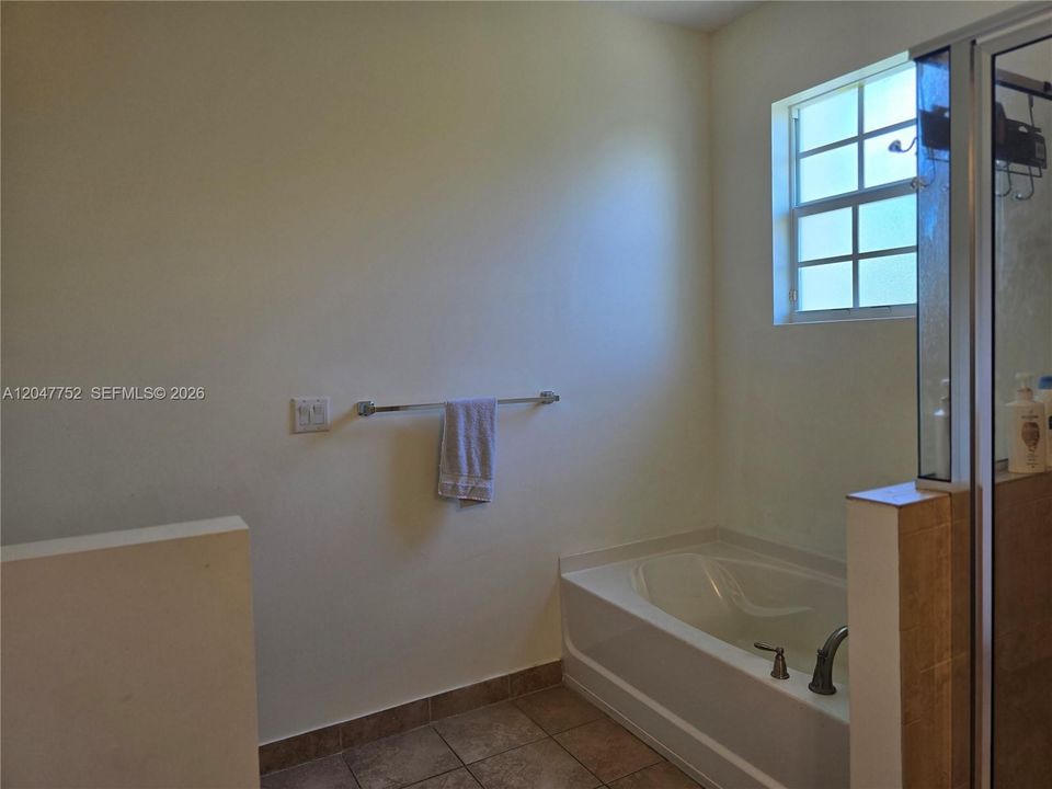 En Venta: $484,900 (3 camas, 2 baños, 2036 Pies cuadrados)