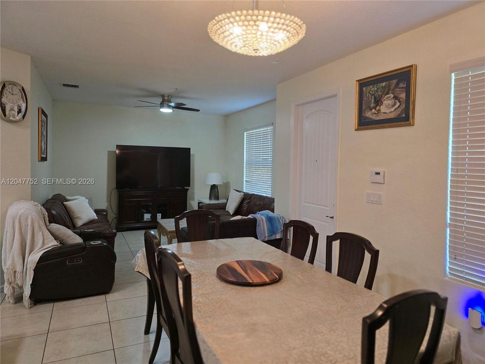 En Venta: $484,900 (3 camas, 2 baños, 2036 Pies cuadrados)