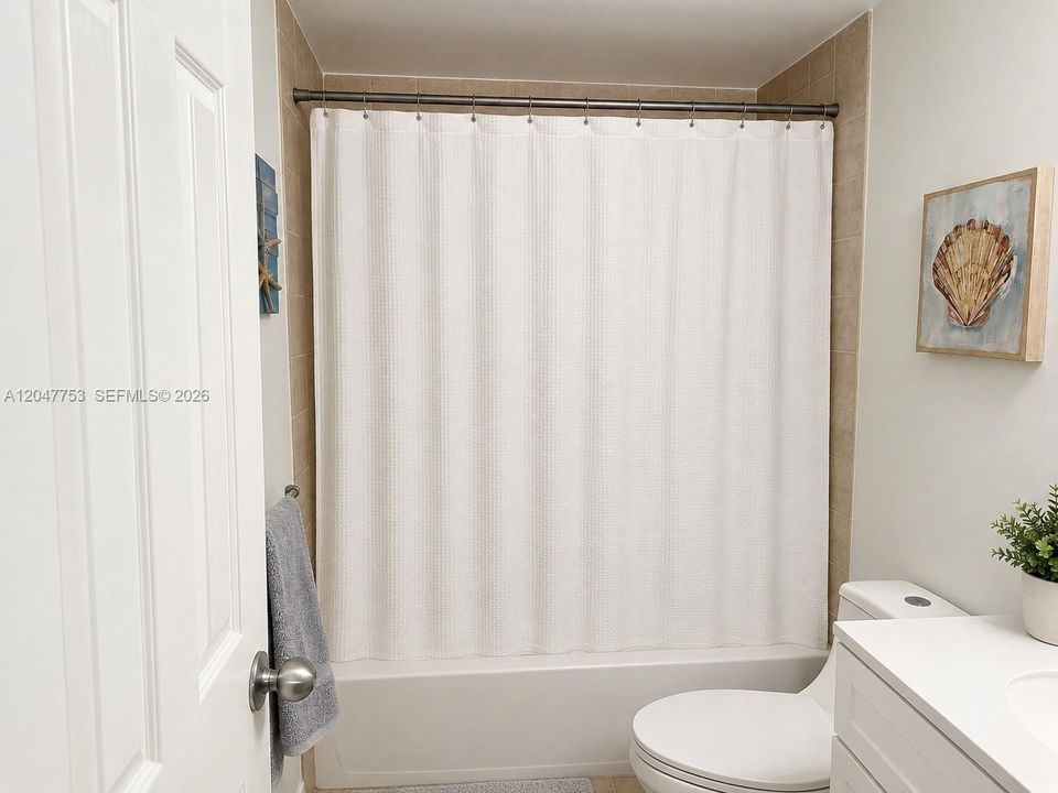 For Rent: $1,700 (2 beds, 1 baths, 825 Square Feet)
