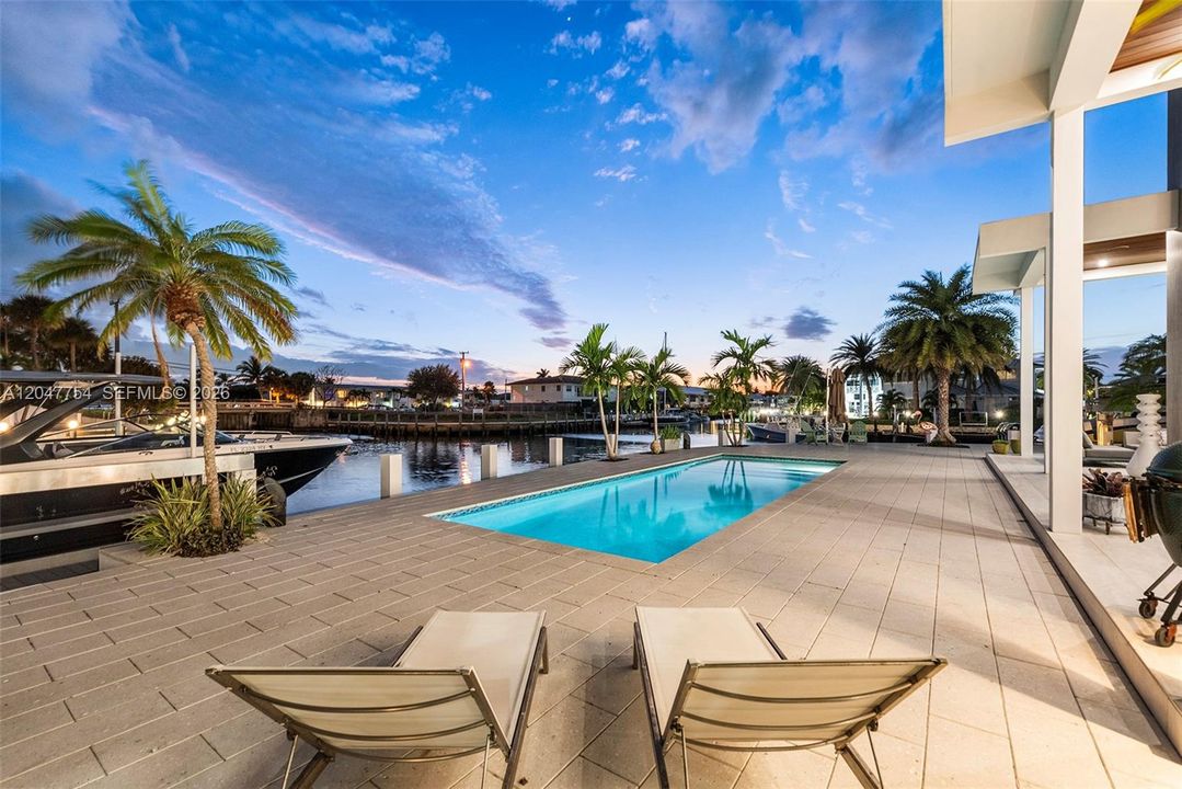 Active With Contract: $6,950,000 (3 beds, 4 baths, 3122 Square Feet)