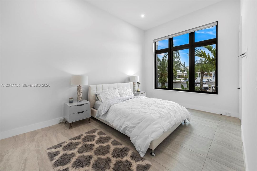 Active With Contract: $6,950,000 (3 beds, 4 baths, 3122 Square Feet)