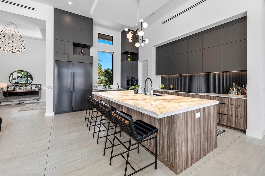 Active With Contract: $6,950,000 (3 beds, 4 baths, 3122 Square Feet)