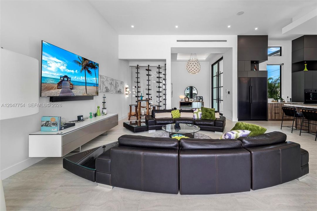 Active With Contract: $6,950,000 (3 beds, 4 baths, 3122 Square Feet)