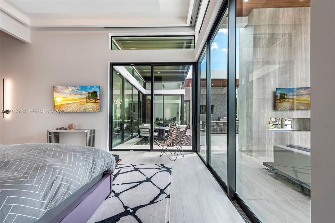 Active With Contract: $6,950,000 (3 beds, 4 baths, 3122 Square Feet)
