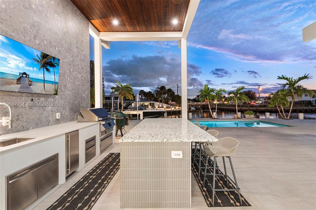 Active With Contract: $6,950,000 (3 beds, 4 baths, 3122 Square Feet)