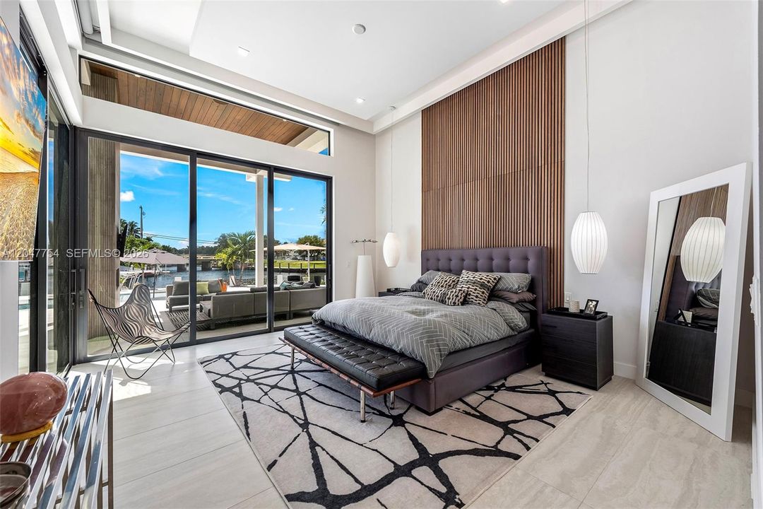 Active With Contract: $6,950,000 (3 beds, 4 baths, 3122 Square Feet)