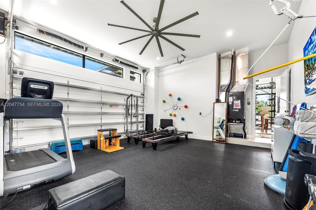 Active With Contract: $6,950,000 (3 beds, 4 baths, 3122 Square Feet)