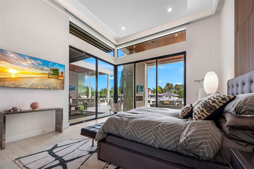 Active With Contract: $6,950,000 (3 beds, 4 baths, 3122 Square Feet)
