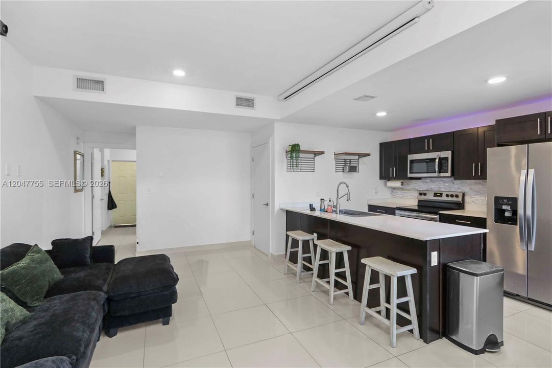 For Sale: $389,999 (4 beds, 3 baths, 1434 Square Feet)