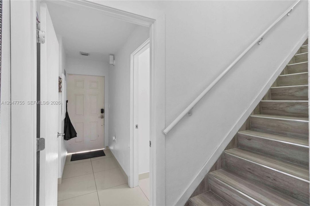For Sale: $389,999 (4 beds, 3 baths, 1434 Square Feet)