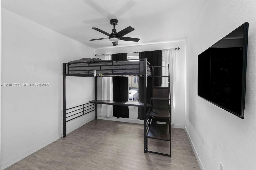 For Sale: $389,999 (4 beds, 3 baths, 1434 Square Feet)
